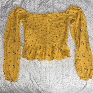 Yellow crop top Hollister M